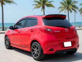Mazda 2 — Pattayaでレンタカー、1.5Lオートマチック