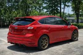 Ford Focus III 1.6 AT — Pattaya 租车