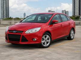 Ford Focus III 1.6 AT — Pattaya 租车