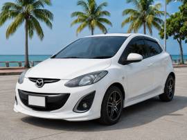Mazda 2 в аренду в Pattaya — от 490 THB/день