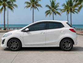 Pattaya қаласында Mazda 2 жалға беру — 490 THB/күн