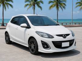 Pattaya Mazda 2 렌터카 — 490 THB/일부터