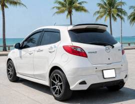 Pattaya Mazda 2 렌터카 — 490 THB/일부터