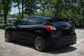 Ford Focus — wynajem samochodu w Pattaya
