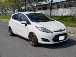 Ford Fiesta 1.6 Automatic — alquiler en Pattaya
