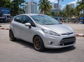 Ford Fiesta 1.6 Automatic — للإيجار في باتايا
