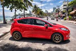 Ford Fiesta 1.6 للإيجار في باتايا — أوتوماتيك