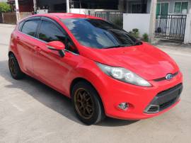 Ford Fiesta 파타야 장기 렌트 — 월 10 000 THB
