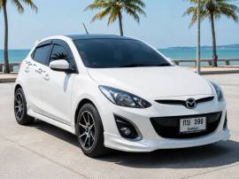 PattayaでMazda 2 Hatchbackをレンタル 