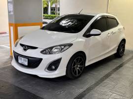 PattayaでMazda 2 Hatchbackをレンタル 