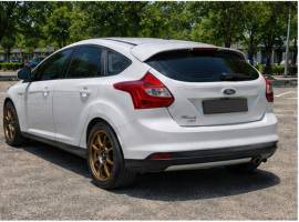 Ford Focus III Sedan do wynajęcia w Pattaya