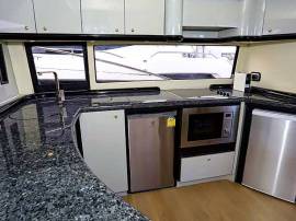 Sunseeker 64 Ethereum — パタヤの最大18名向けプライベートヨット