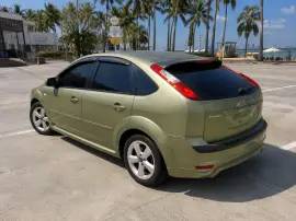 Ford Focus 2.0 Automatic 2009 — Pattaya 出售，130,000