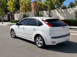 Ford Focus 2.0 Automatic 2009 à louer à Chanthabur