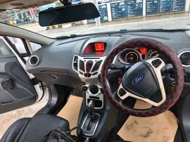 Аренда Ford Fiesta 1.6 с автоматом в Паттайе