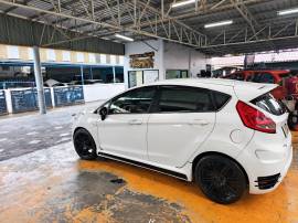 Аренда Ford Fiesta 1.6 с автоматом в Паттайе