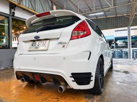 Аренда Ford Fiesta 1.6 с автоматом в Паттайе